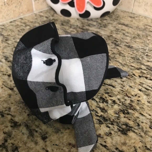 Bonnet - Picture 3 of 3